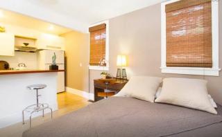 1900 Oxford Ave, Los Angeles CA  90018-1519 exterior