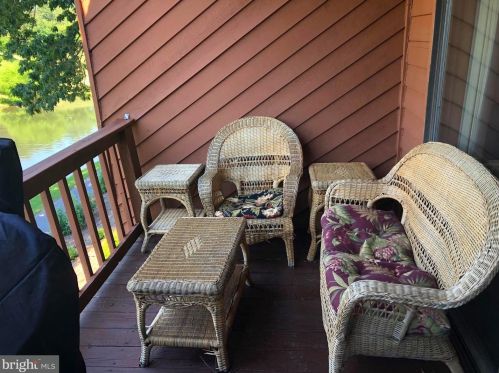 66 Tecumseh Trl, Hedgesville WV  25427-3857 exterior