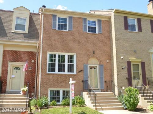 9776 Lakepointe Dr, Springfield, VA 22015-1879