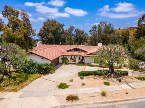 657 Mariposa Dr, Redlands, CA 92373-7353