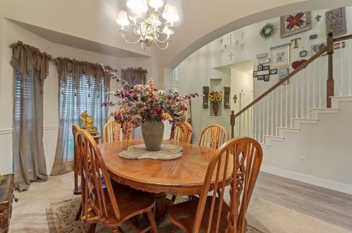 5800 Fathom Dr, Fort Worth TX  76135-7013 exterior