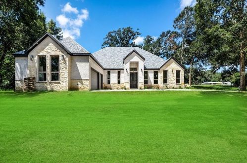 21611 Chenango Lake Dr, Angleton TX 77515-6664 exterior