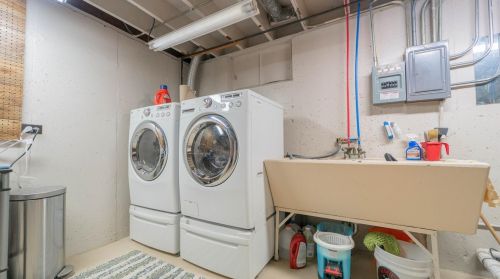 2525 Drexel Dr, Hobart IN 46342-3528 exterior