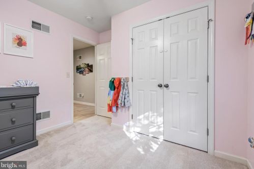 319 Devon Dr, Lancaster PA  17603-4609 exterior