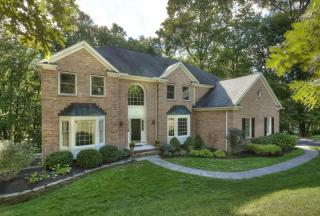 13 Cromwell Dr, Chester, NJ 07930-2153