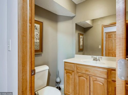 2265 James Ct, Saint Paul MN  55122-2317 exterior