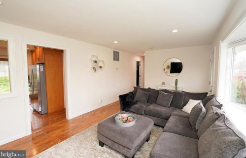 51 Sunset Blvd, Trenton NJ  08690-3950 exterior