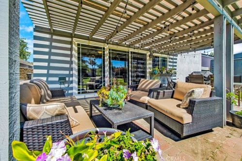 6236 Woodsboro Ave, Anaheim CA  92807-2347 exterior