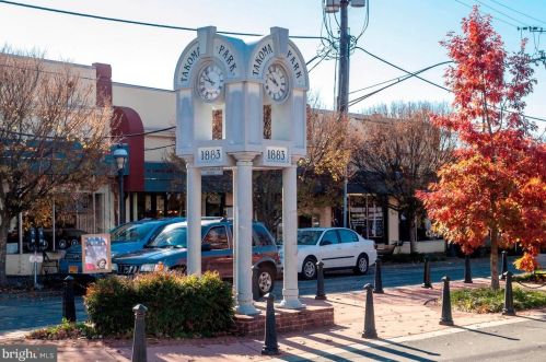 8024 Glenside Dr, Silver Spring MD 20912-7326 exterior