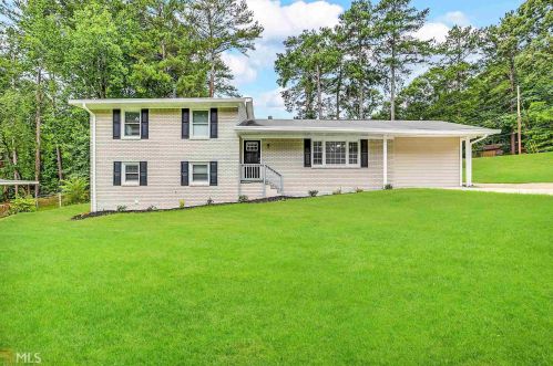 124 Candlelight Ln, Atlanta GA  30331-3939 exterior