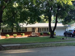 112 Collier Dr, Springfield, IL 62704-1209