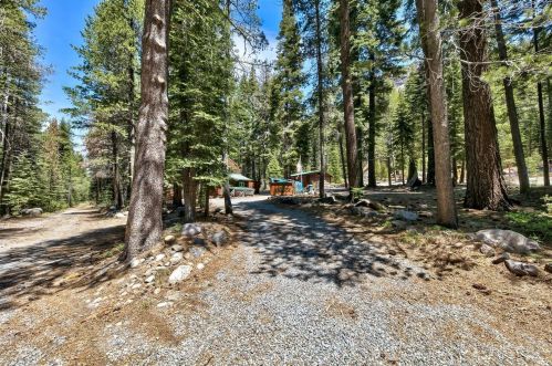 7500 Riv Rd, Truckee CA  exterior