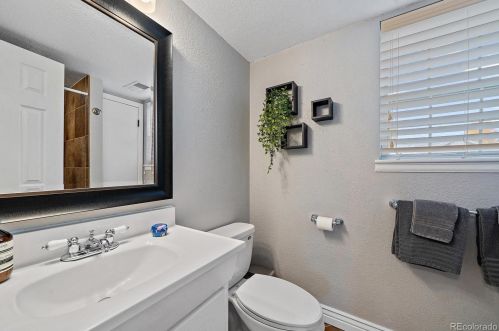 21606 Powers Pl, Aurora CO 80015-3372 exterior