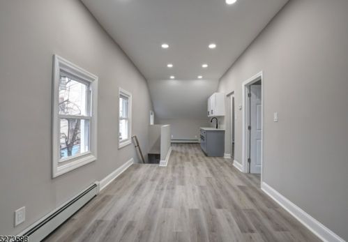 49 Sassafras St, Paterson NJ 07524-1733 exterior