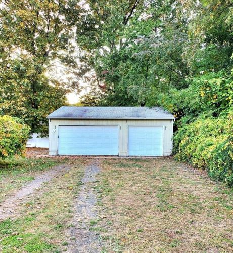 3 Pine Dr, Windsor Locks, CT 06096-1634