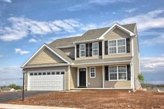 215 Andrew Dr, York, PA 17404-9408