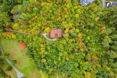 4 Washington Dr, Amherst, NH 03031-1770