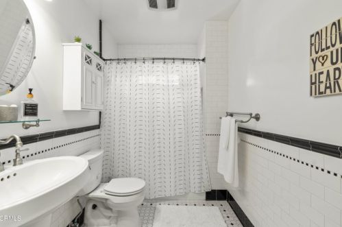 1133 Cordova Ave, Glendale CA  91206-2114 exterior