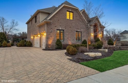 1928 Saddle Farm Ln, Naperville, IL 60564-4500