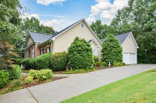 122 Preserve Pkwy, Ball Ground, GA 30107-3226