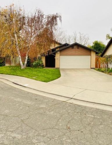 1907 Reisling Dr, Lodi, CA 95240-6117