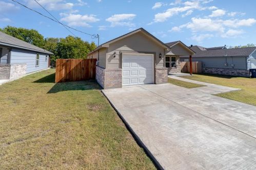 1205 Rosemary St, Greenville, TX 75401-2633