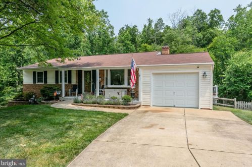 12081 Willowood Dr, Woodbridge, VA 22192-1515