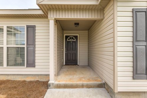 402 Tug Ct, Warner Robins GA  31088-2134 exterior