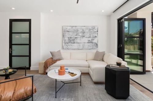 230 2nd St, Huntington Beach, CA 92648-5177