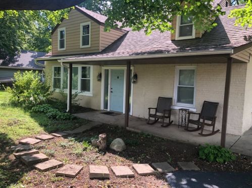 483 Crystal Lake Ave, Bull Valley, IL 60014-6244