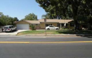 21131 Chatsworth St, Chatsworth, CA 91311-1437