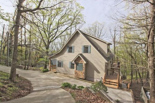 188 Little Hendricks Mountain Cir, Big Canoe, GA 30143-7980