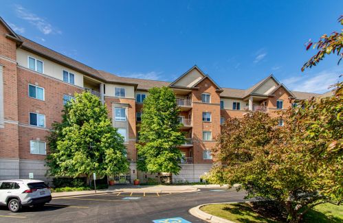 125 Buffalo Grove Rd, Buffalo Grove, IL 60089-1721