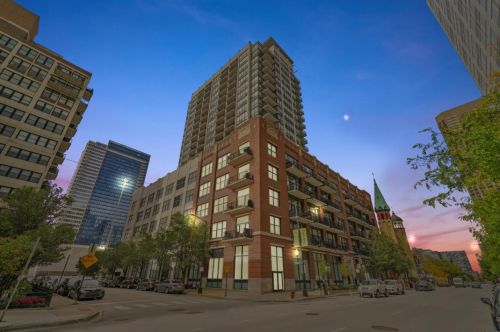 210 Desplaines St, Chicago IL  60661-5500 exterior