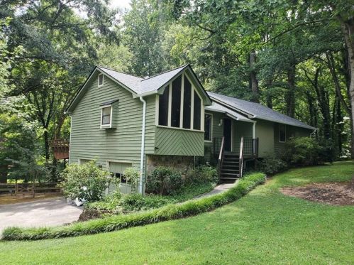 667 Cora Ct, Lilburn, GA 30047-3554