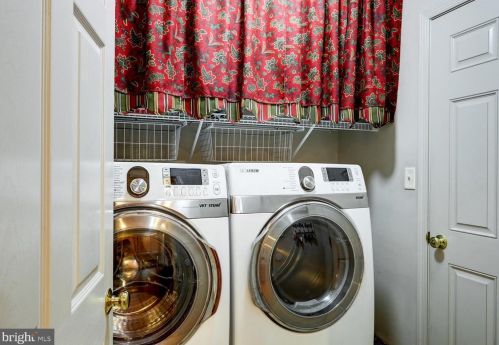 14 Red Leaf Ln, Lancaster PA  17602-7000 exterior