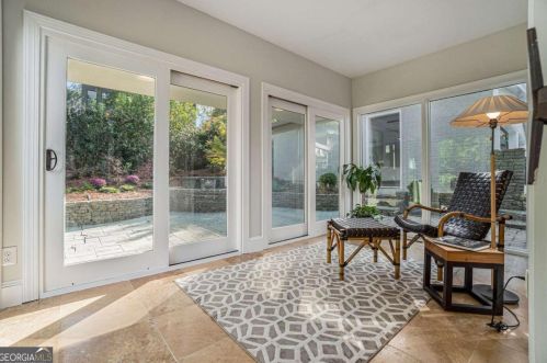 887 Berkshire Rd, Atlanta GA  30324-4929 exterior