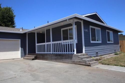 1007 Adkins Rd, Mckinleyville, CA 95519-3481