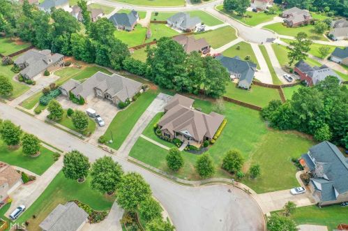 152 Westin Park Dr, Locust Grove, GA 30248-2082