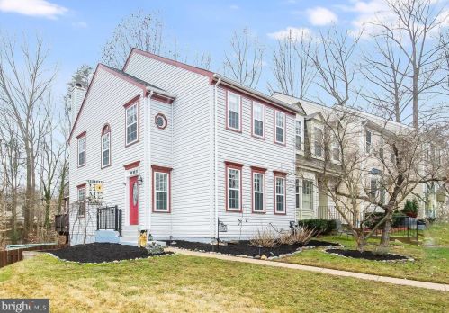 11806 Critton Cir, Woodbridge VA  22192-1047 exterior
