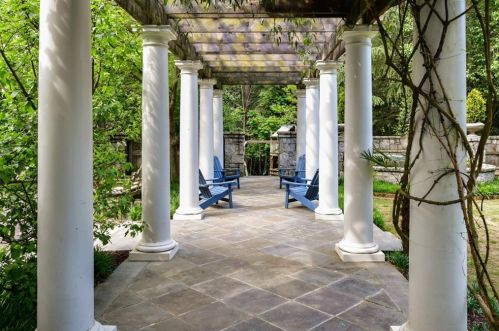 62 Brookhaven Dr, Atlanta GA  30319-1143 exterior