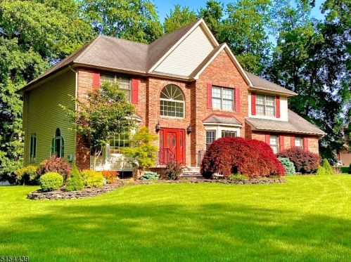 5 Syldeo Dr, Parsippany, NJ 07054-4300