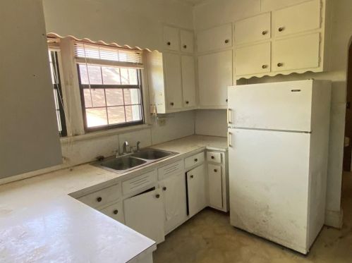 889 Highland Ter, Atlanta GA  30306-3411 exterior