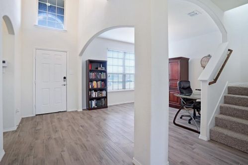 8876 Devonshire Dr, Fort Worth, TX 76131-3390