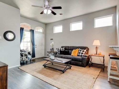 5733 Parkview Hills Ln, Fort Worth TX  76179-6715 exterior