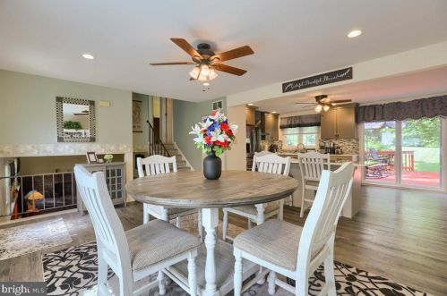 2410 Creek View Dr, Lancaster PA  17602-1450 exterior