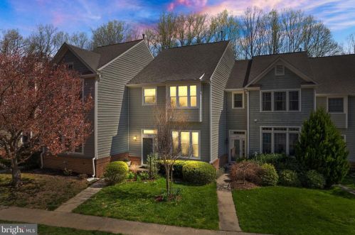 1227 Weatherstone Ct, Herndon, VA 20194-1350