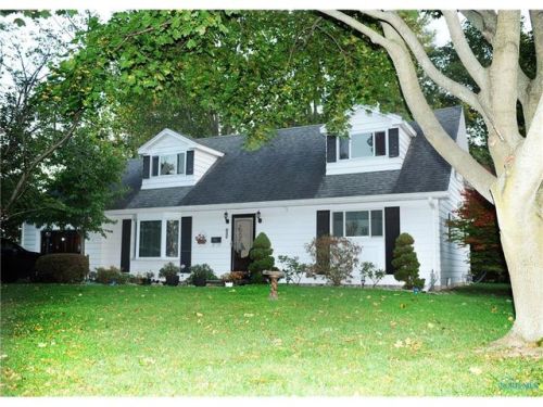 104 Edgewood St, Delta, OH 43515-1014