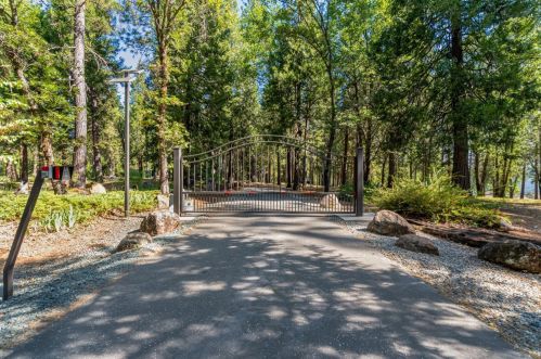 16099 Airport Rd, Cherokee, CA 95959-9402