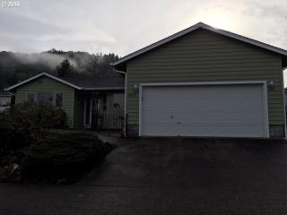 2833 Colvin St, Roseburg, OR 97471-6812